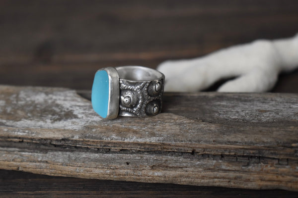 Sea Glass Urchin Band Ring in Turquoise